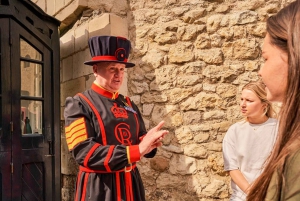 London: Tower of London Tour with Crown Jewels & Beefeaters