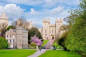 London: Windsor Castle, Stonehenge & Bath Full-Day Tour