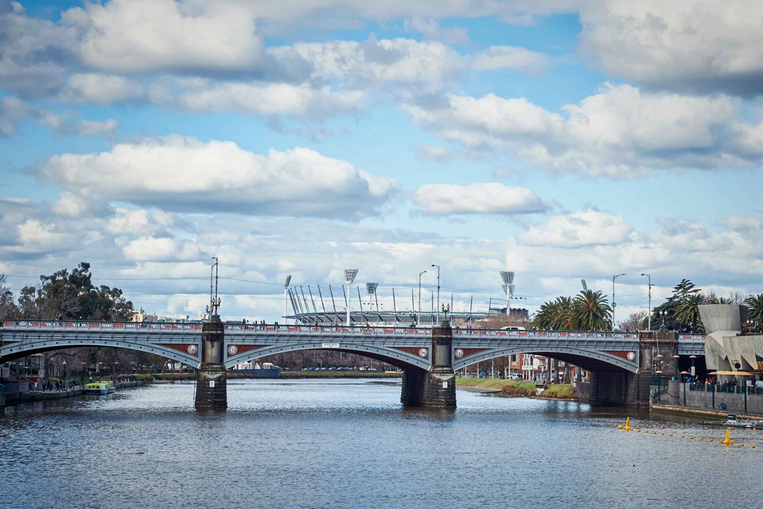 Melbourne: Golden Hour Cruise