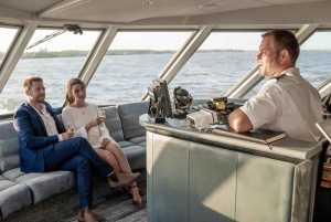 Newcastle: Harbour Cruise with Buffet Lunch