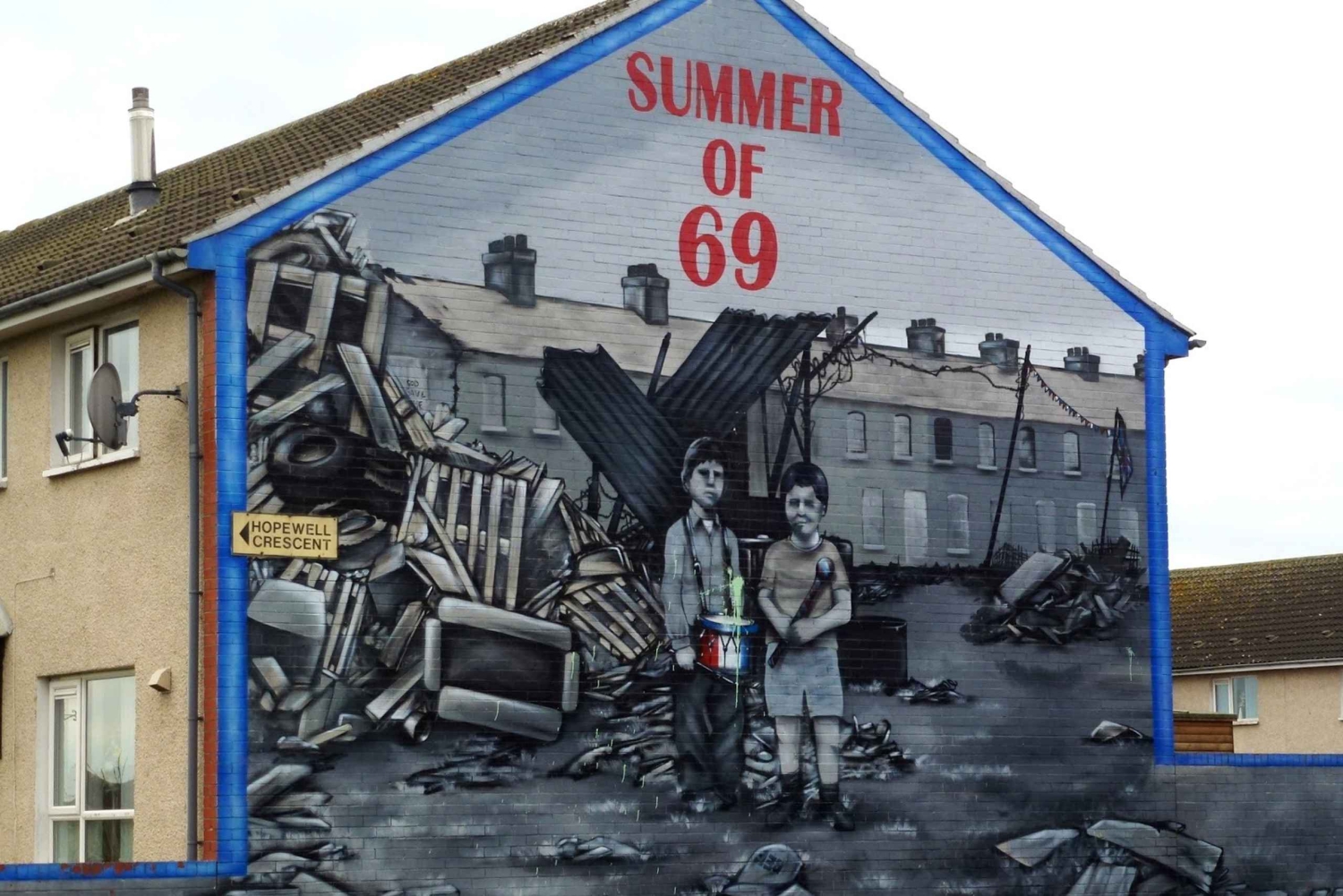 政治的な壁画と平和の壁