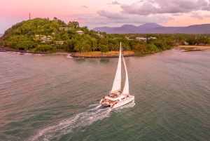 Порт Дуглас: круиз на закате на роскошном катамаране