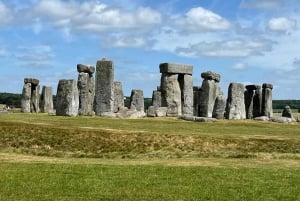 Private Stonehenge Tour from London with Optional Guide