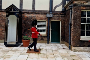 Tur med en lille gruppe til Tower of London, kronjuvelerne og det hvide tårn