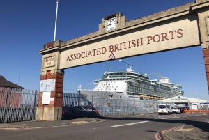 Southampton Port Transfer med Stonehenge mellanlandning ingår