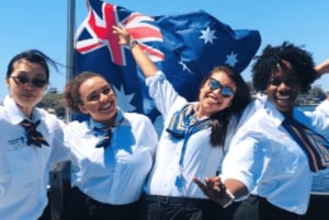 Sydney Harbour: 3-Hour Lunch Cruise with Live Music