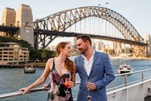 Sydney: Harbour Dinner Cruise med 3-, 4- eller 6-retters meny