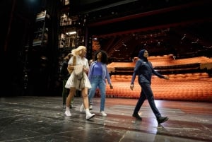 Sydney: Sydney Opera House VIP Backstage Tour and Breakfast