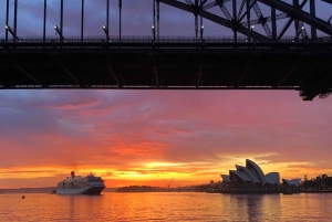 Sydney: Twilight Treasures Sunset Harbour Cruise