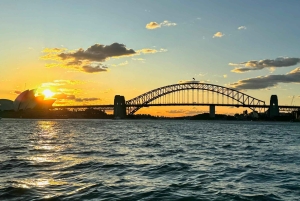 Sydney: Twilight Treasures Sunset Harbour Cruise