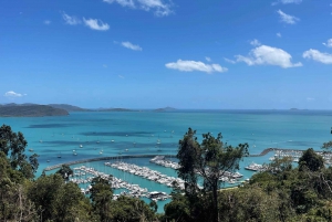 Airlie Beach: Hopper Sightseeing Bus with Lunch