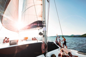 Tongarra: All-Inclusive Day Sail