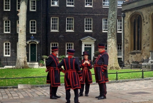 Tower of London Crown Jewels and English Royal History Tour