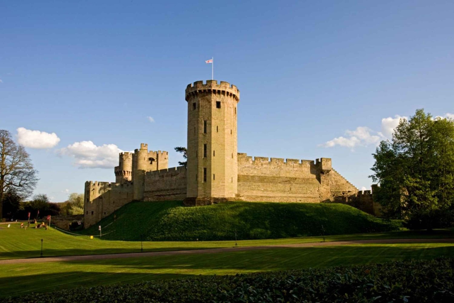 Warwick Castle und Cadbury World Tagestour