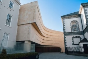 Passeio épico a pé pelos tesouros de Waterford no Triângulo Viking