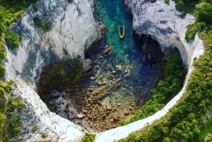 Whitianga: 2-Hour Cathedral Cove and Volcanic Coast Cruise