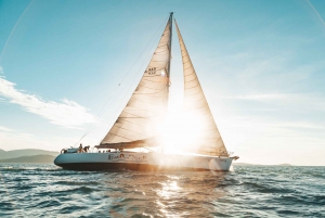 Whitsundays: 2-Day, 2-Night Maxi Yacht Sailing Adventure