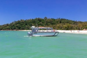 Whitsundays Islands: Private Catamaran (24 People Max)