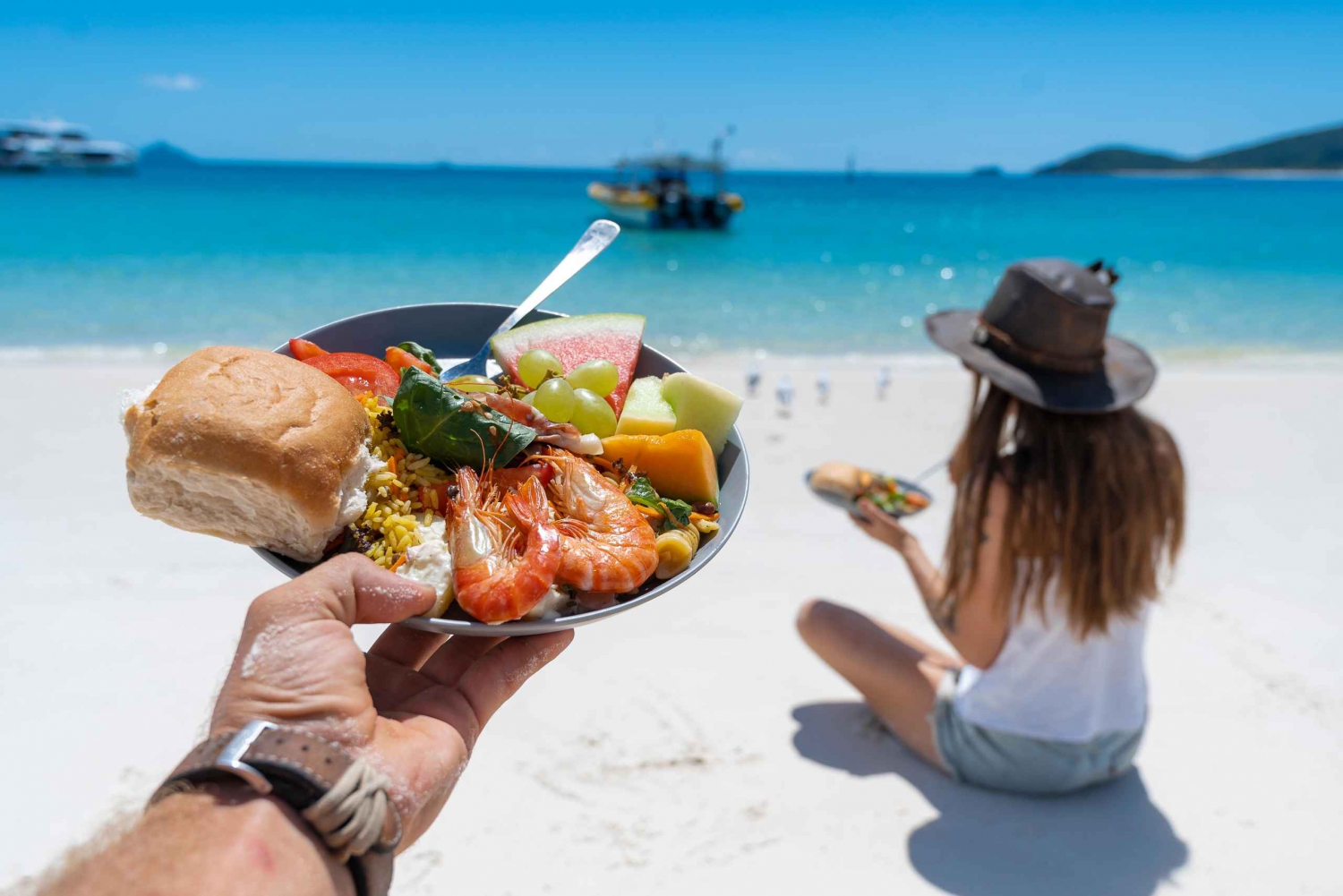 Whitsundays: One day beach, snorkel, buffet lunch