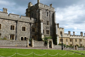 Windsor Stonehenge Bath Yksityinen kiertomatka Lontoosta kulkulupien kanssa