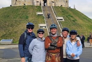 York: Geführte eBike Stadtführung mit lustigen historischen Fakten