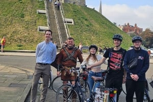 York: Geführte eBike Stadtführung mit lustigen historischen Fakten