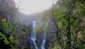 Kundalila Falls (13°09'09.6'S 30°42'03.6'E)