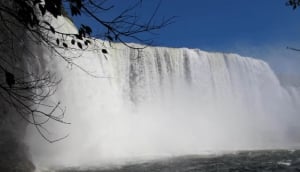 Lumangwe Falls (9°32'00.0'S 29°23'00.0'E)