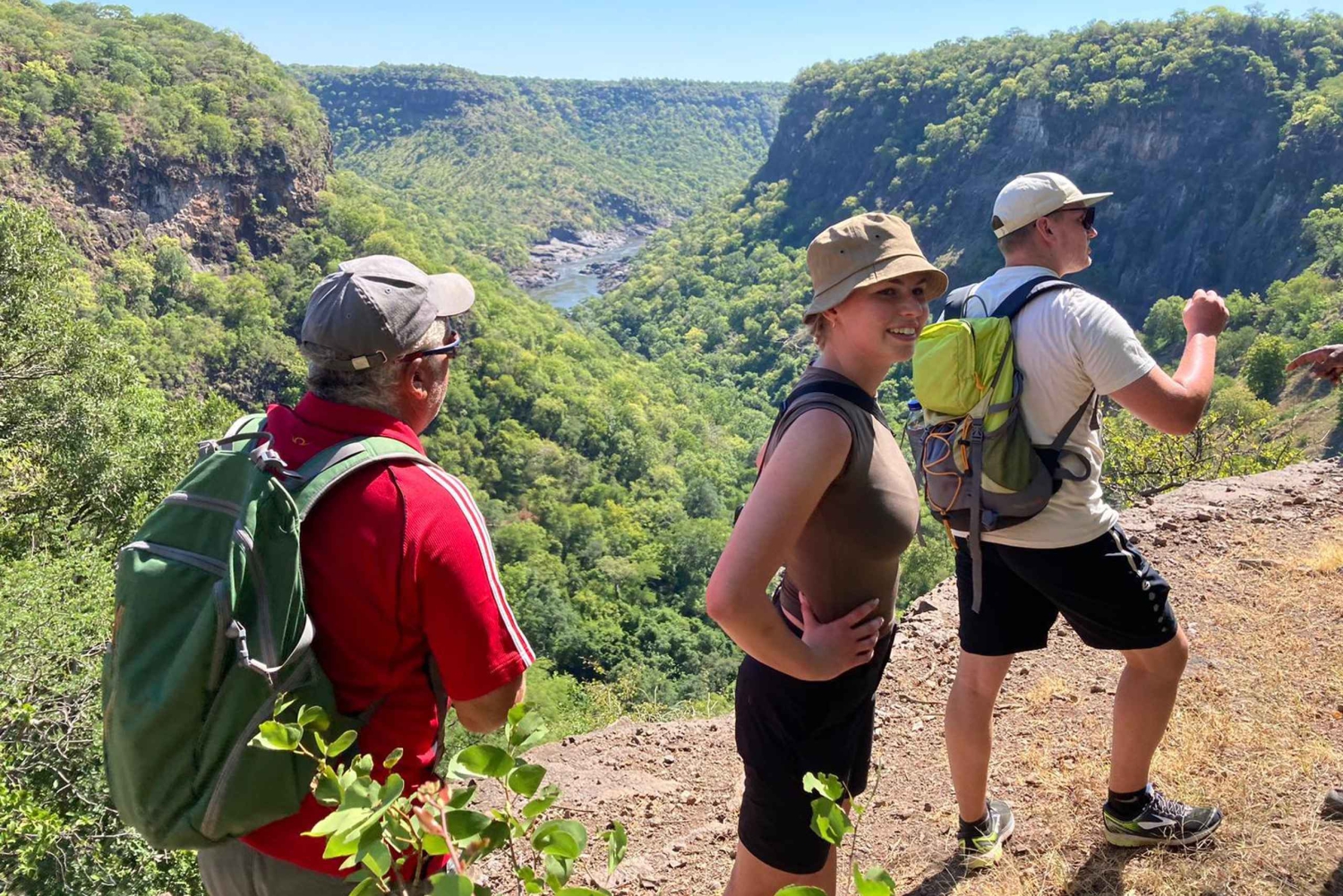 Ruta de senderismo por Batoka y cena al atardecer en las cataratas Victoria, Zimbabue