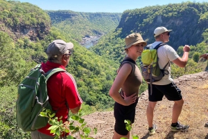 Ruta de senderismo por Batoka y cena al atardecer en las cataratas Victoria, Zimbabue
