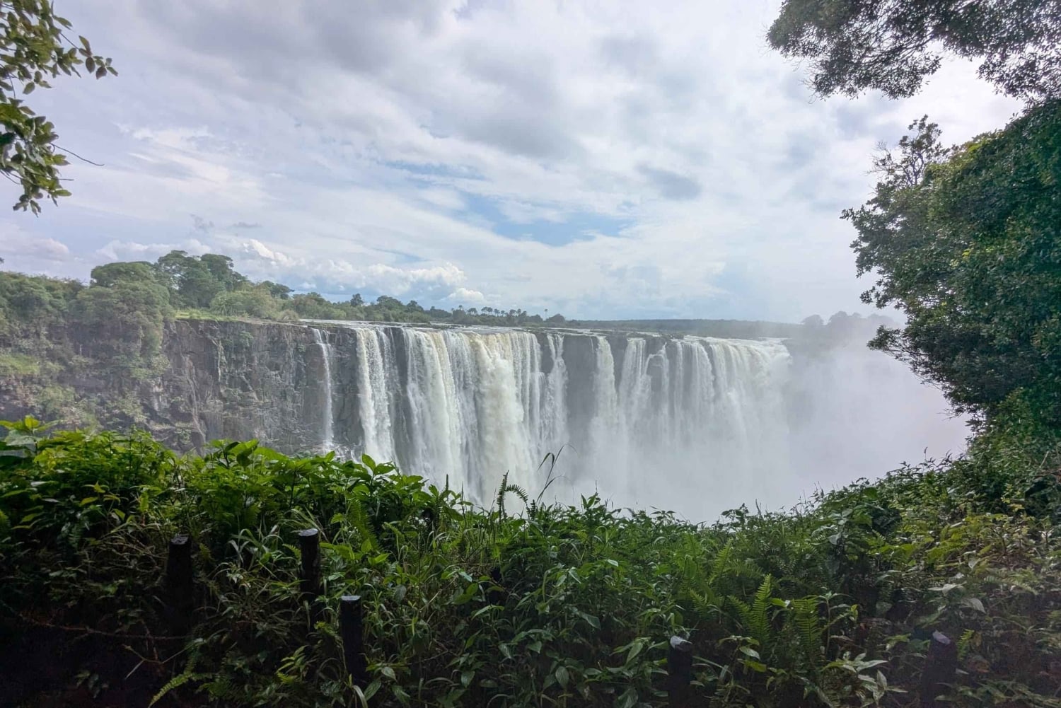 Explora as Cataratas Vitória e Mosi‑oa‑Tunya numa visita guiada exclusiva