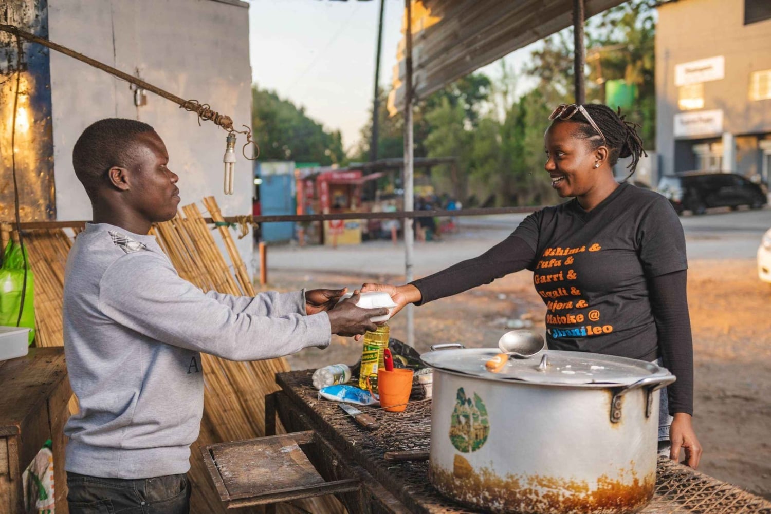 半日フードアドベンチャー（ルサカ）：料理サファリ