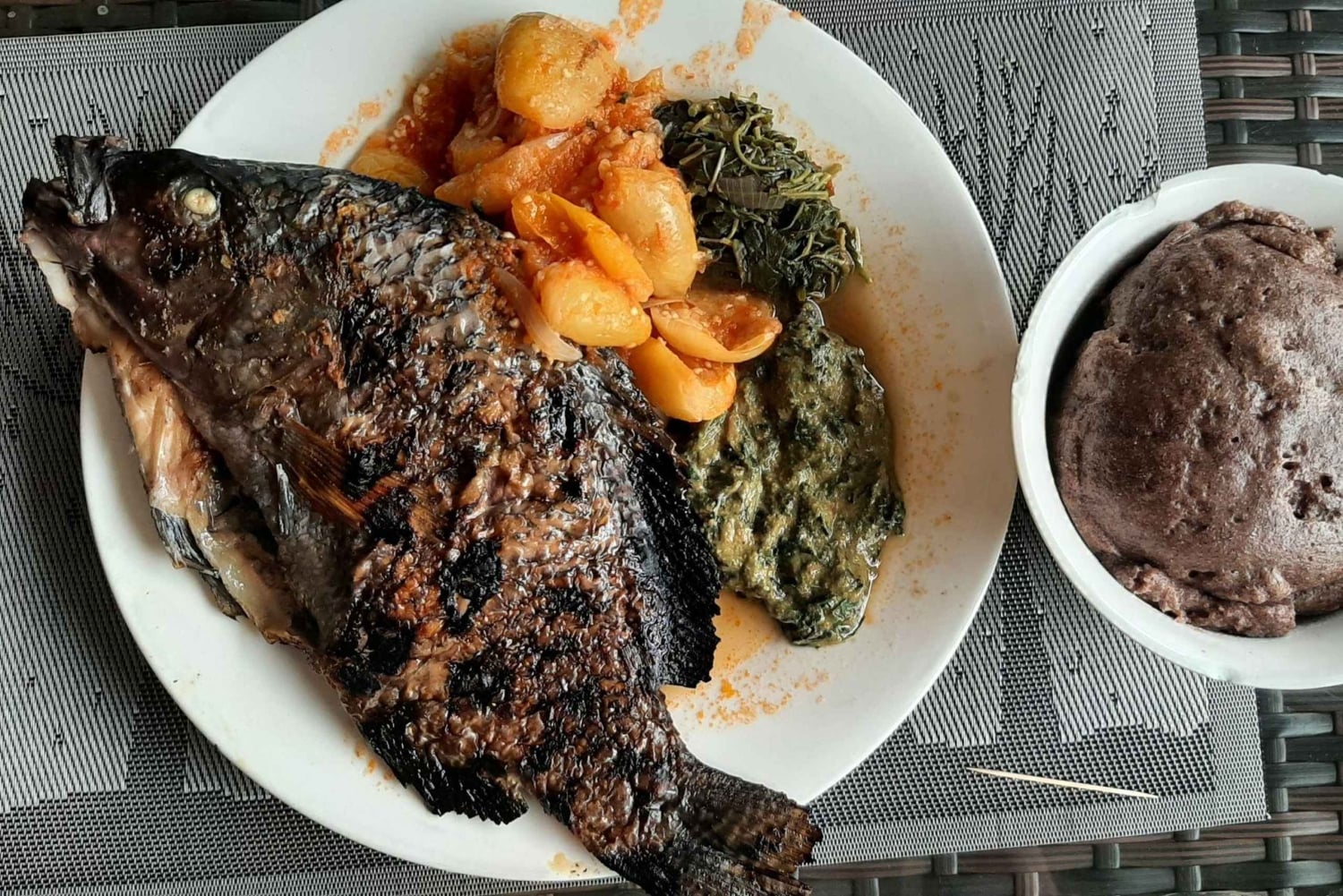 半日フードアドベンチャー（ルサカ）：料理サファリ