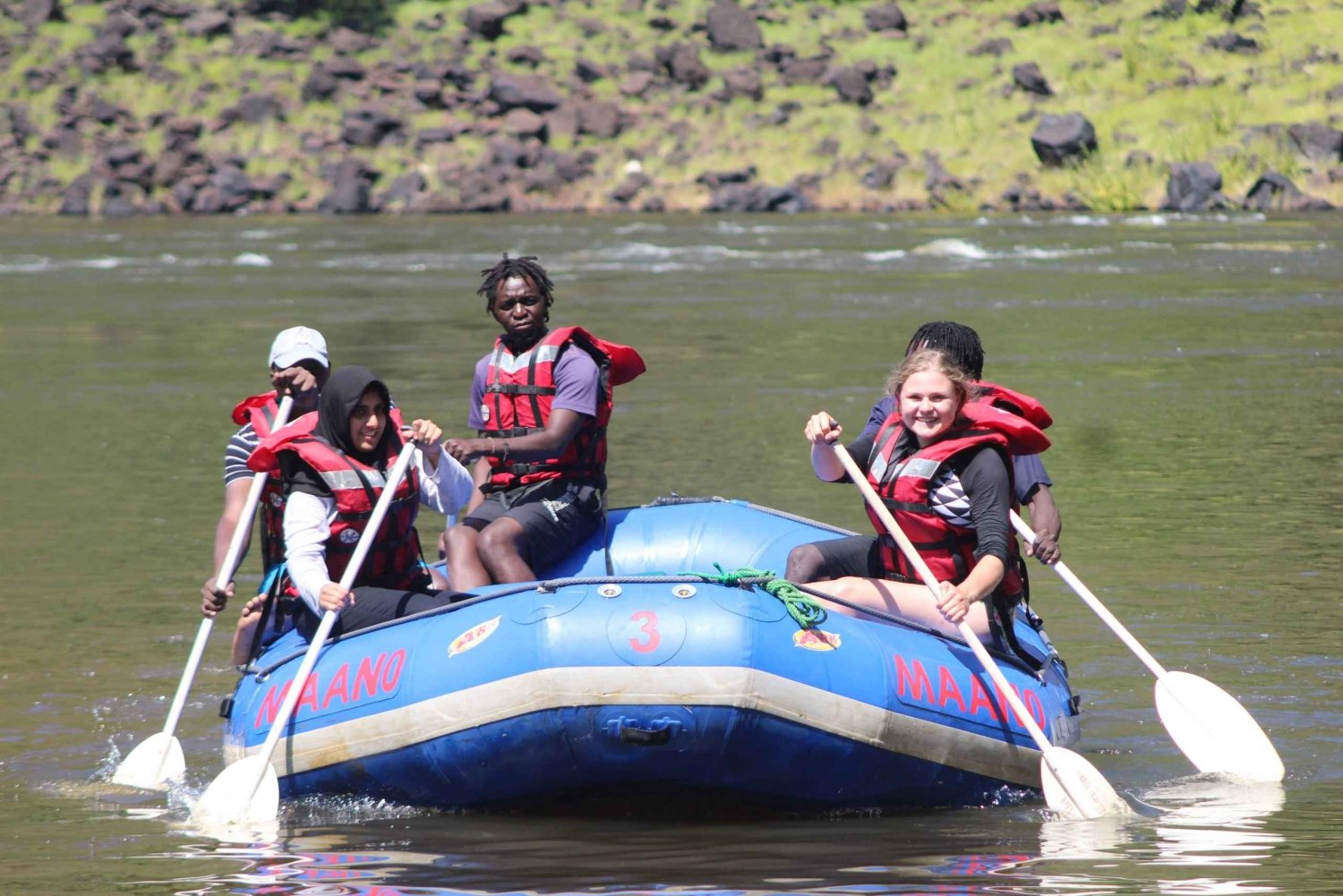Półdniowy spływ Zambezi Whitewater Rafting