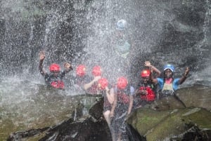 Livingstone: Schwimmen & Bootstour zu den Victoriafällen mit Abholung