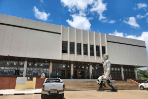 ルサカの究極の8時間：現地文化と孤児院の赤ちゃんゾウをご覧ください