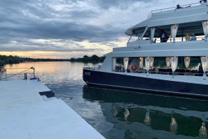 Victoria Falls: 2-Hour Luxury Zambezi River Sunset Cruise