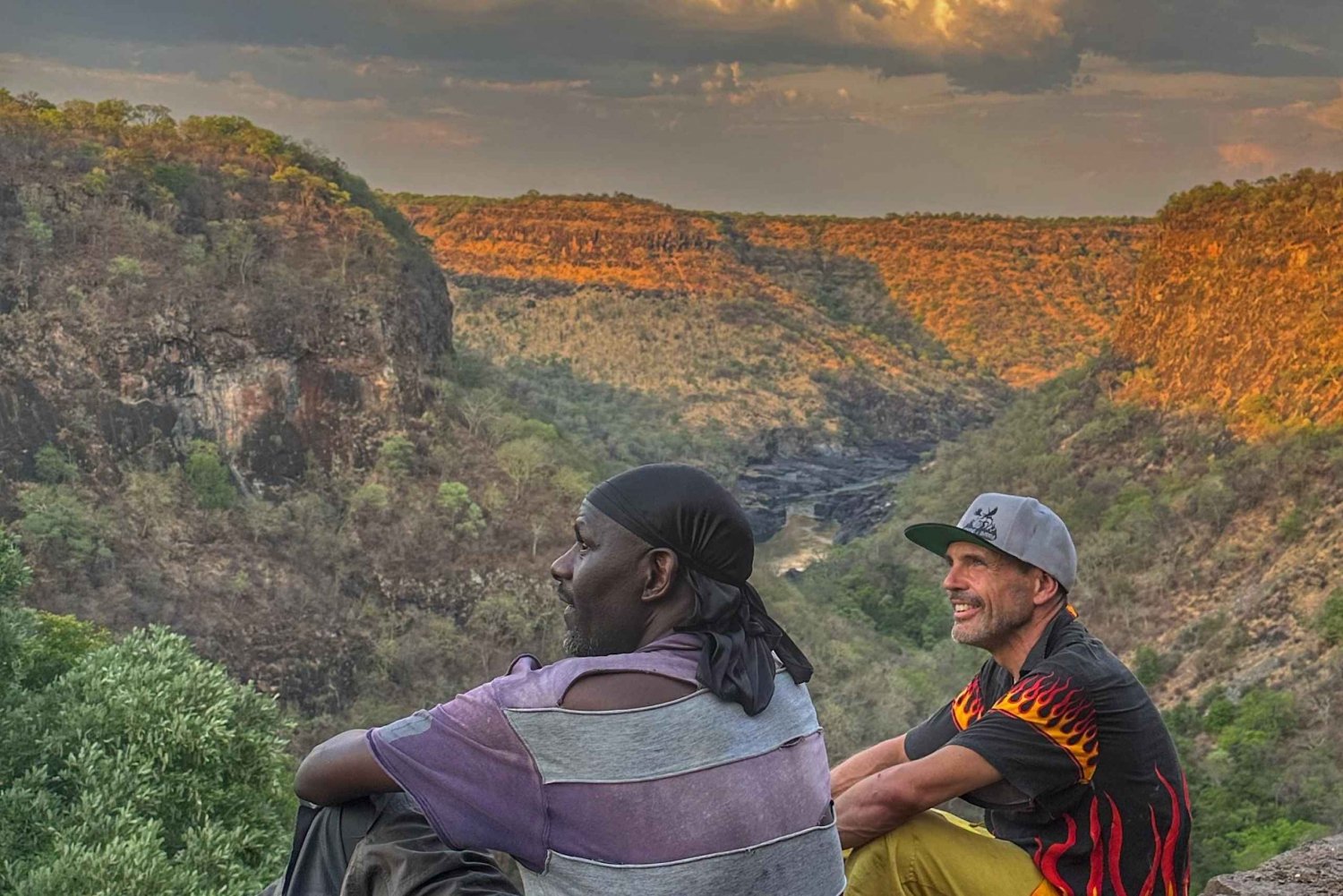 Victoria Falls: Batoka Gorge Sunset Hike & Dinner