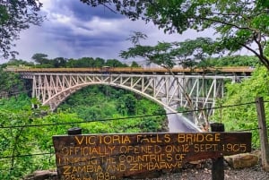ビクトリア フォールズ ブリッジ : 橋、博物館 + カフェへのガイド付きツアー