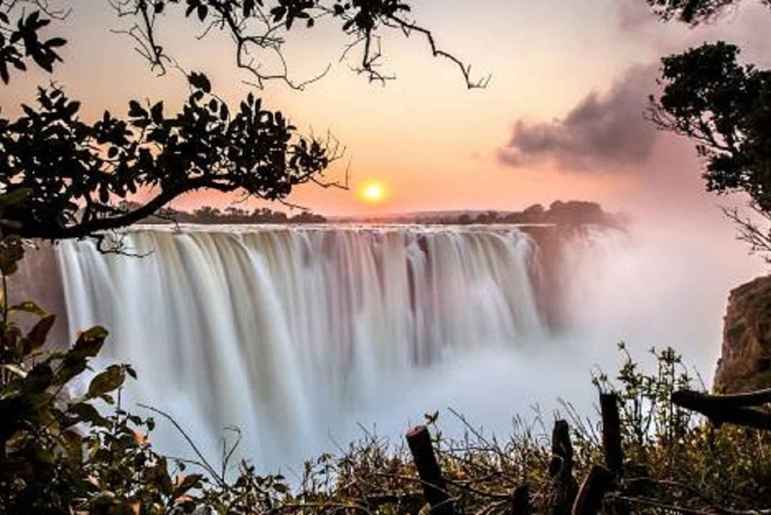 Victoria Falls: Guided Tour of Zimbabwe & Zambia Sides