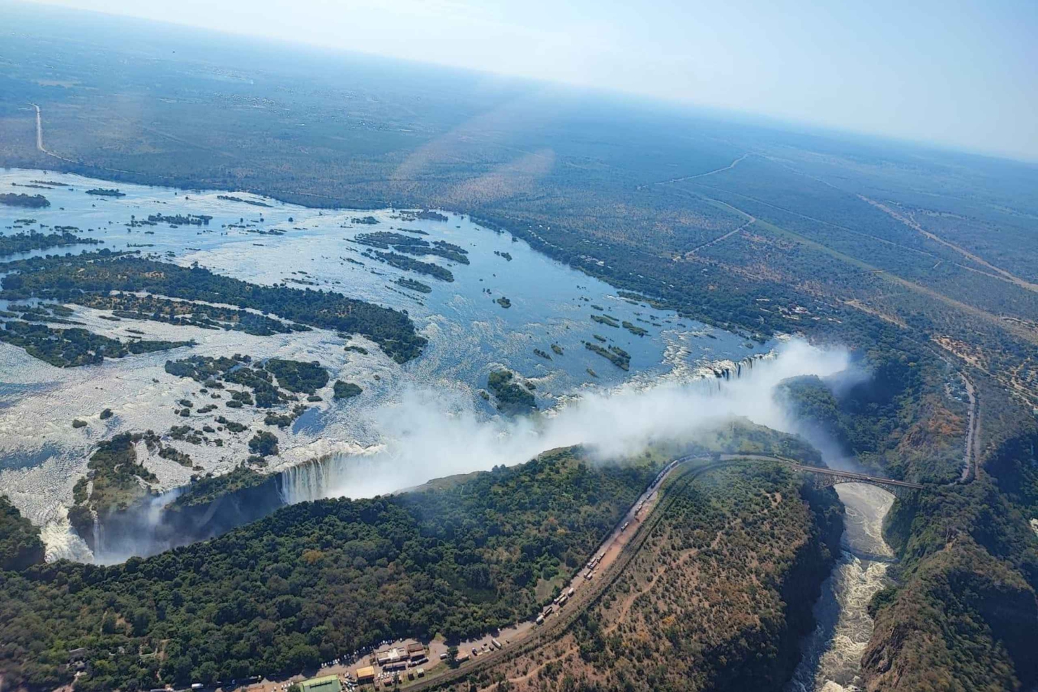 Victoria Falls: Helikopterflyvning (luftfoto af vandfaldene)
