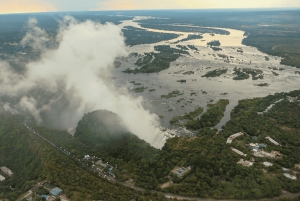 Victoria Falls: Helikopterflyvning (luftfoto af vandfaldene)