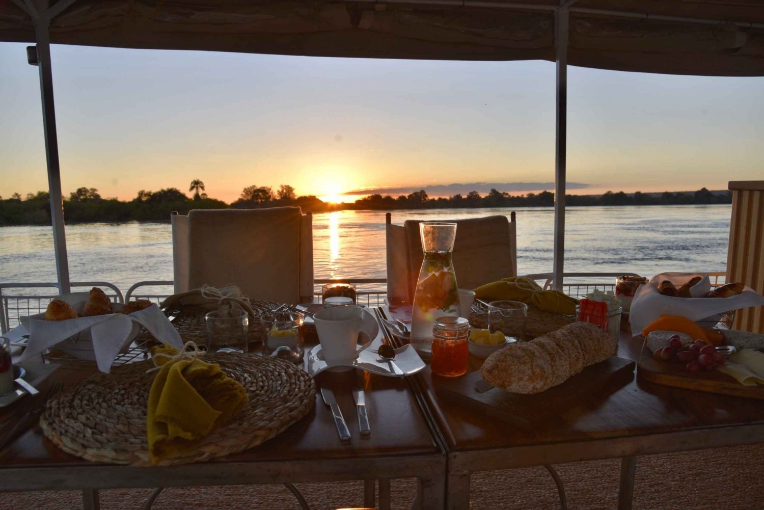 Victoria Falls: Sunrise Cruise on the Zambezi River