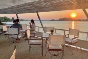 Cataratas Vitória: cruzeiro de barco ao pôr do sol no Zambeze