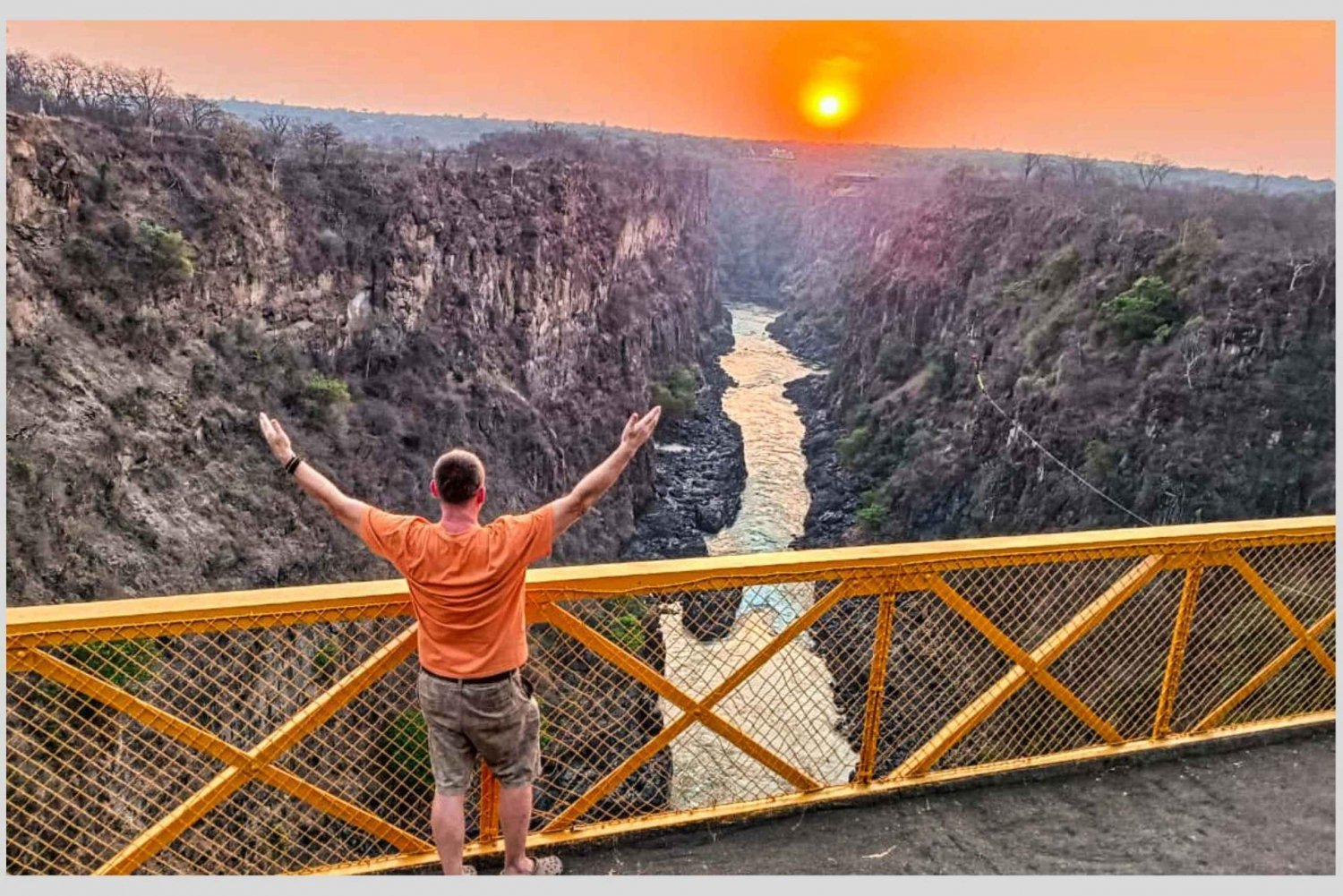 Victoria Falls: Udsigten over vandfaldene og den historiske bro