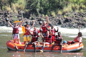 Victoria Falls: Forsränning på Zambezifloden & middag i ravinen vid solnedgången