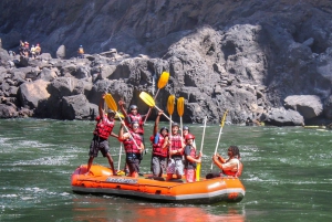 Cataratas Victoria: Rafting en el río Zambeze y Cena al Atardecer en la Garganta