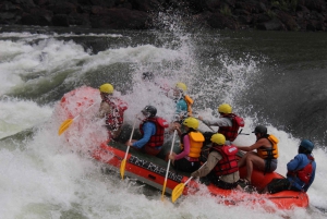 Cataratas Vitória: Rafting no rio Zambeze e jantar ao pôr do sol no desfiladeiro