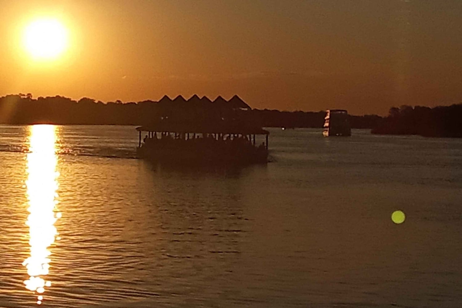 Bådtur ved solnedgang i Zambezi