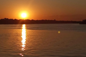Bådtur ved solnedgang i Zambezi